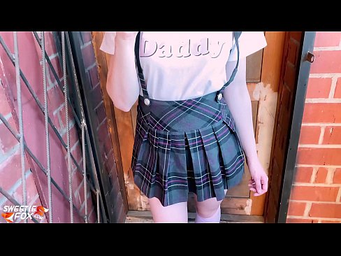 ❤️ Schoolgirl sûget har lul djip en neukt ynstee fan klassen. Homemade porno by wy ️❤