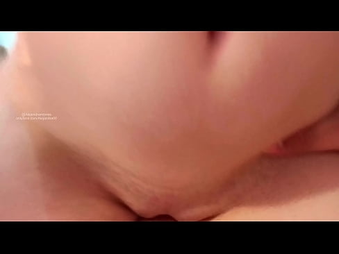 ❤️ Op de keamer fan myn suster sliepe en sa waard ik wekker Homemade porno by wy ️❤
