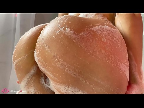 ❤️ Brunette masturbearet poesje mei Vibrator nei intens orgasme yn dûs Homemade porno by wy ️❤