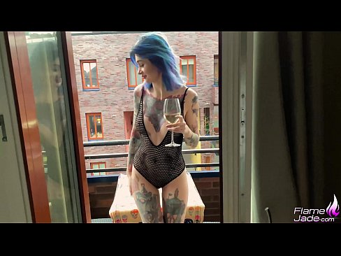 ❤️ Geweldich famke sûget mei in gulp en neukt hertstochtlik ûnder de iepen loft Homemade porno by wy ️❤