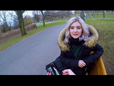 ❤️ Swallows in frjemdling syn hot cum foar jild - blowjob yn it park troch Eva Elfie Homemade porno by wy ️❤